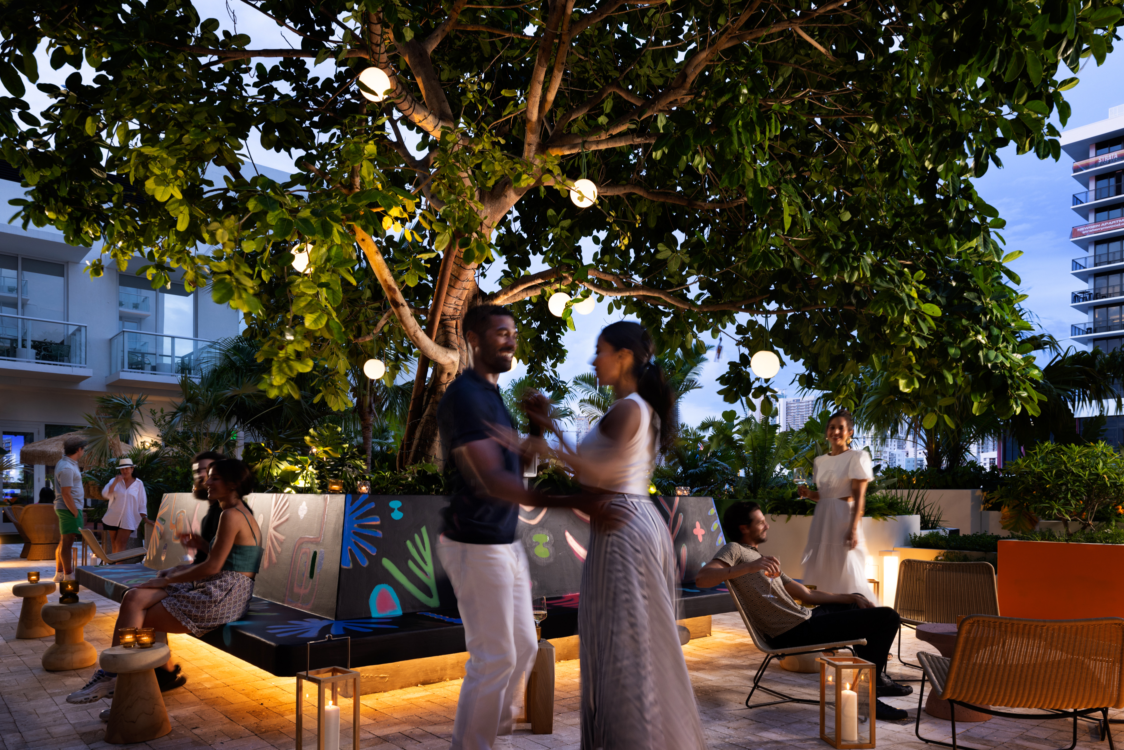 202210_Wynwood_Lifestyle_HigherGroundDusk 202210_Wynwood_Lifestyle_HigherGroundDusk
